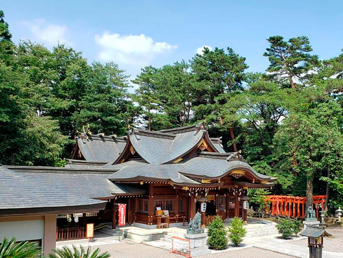 進雄神社